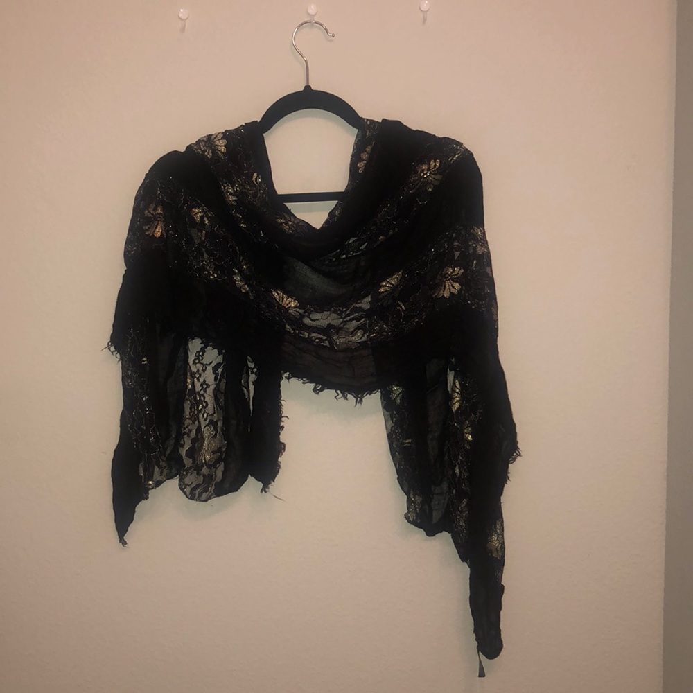 Scarf - Picture 1 of 3